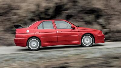 30 anni e 4 ruote, Alfa Romeo 155 (167): prima ma non unica nei cuori sportivi e sul mercato