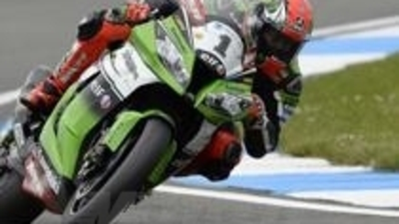 SBK. Un grande Sykes vince Gara 1 a Donington