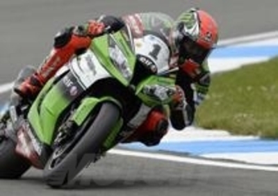 SBK. Un grande Sykes vince Gara 1 a Donington