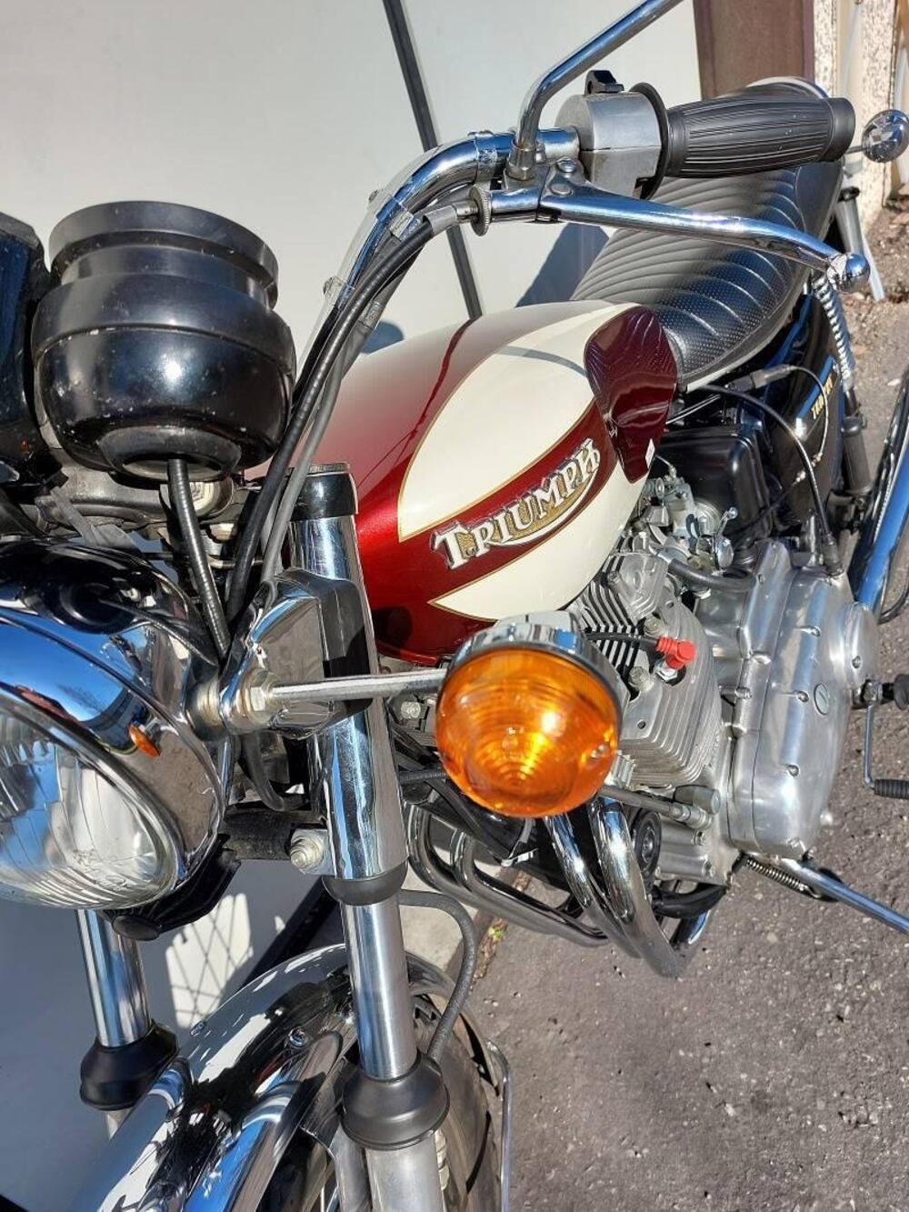 Triumph Trident 750 T160  (2)