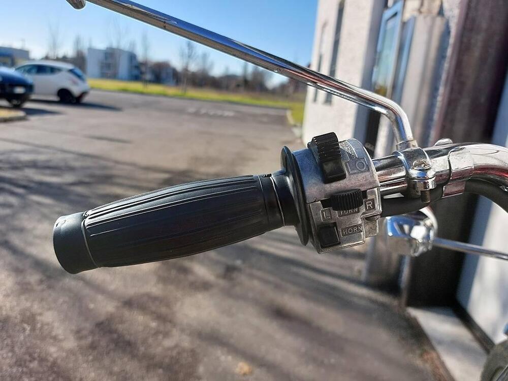 Triumph Trident 750 T160  (8)