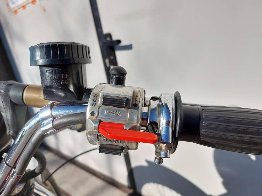 Triumph Trident 750 T160  (9)