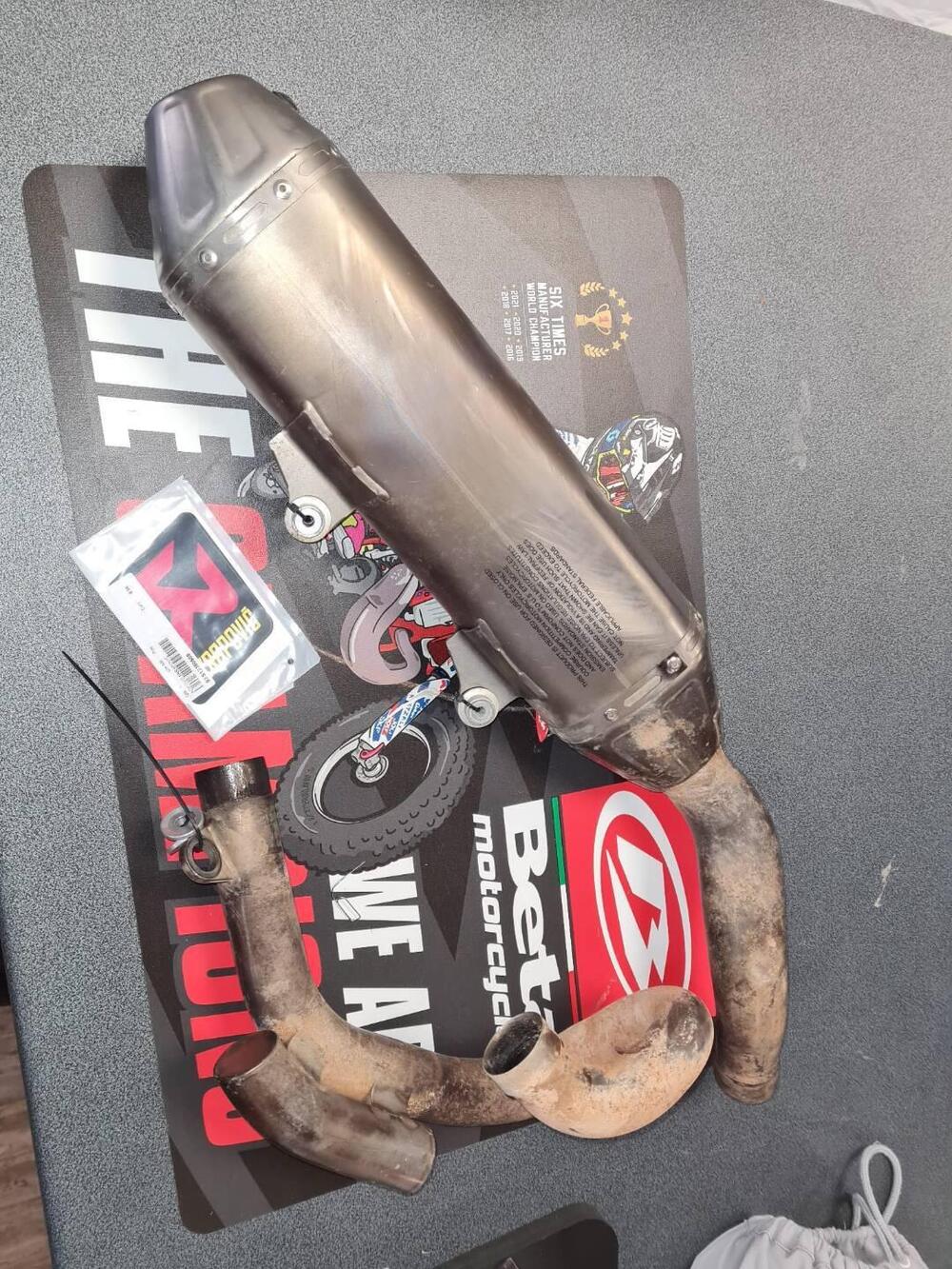 Akrapovic Full Titanium (KTM/HUSQVARNA) (2)