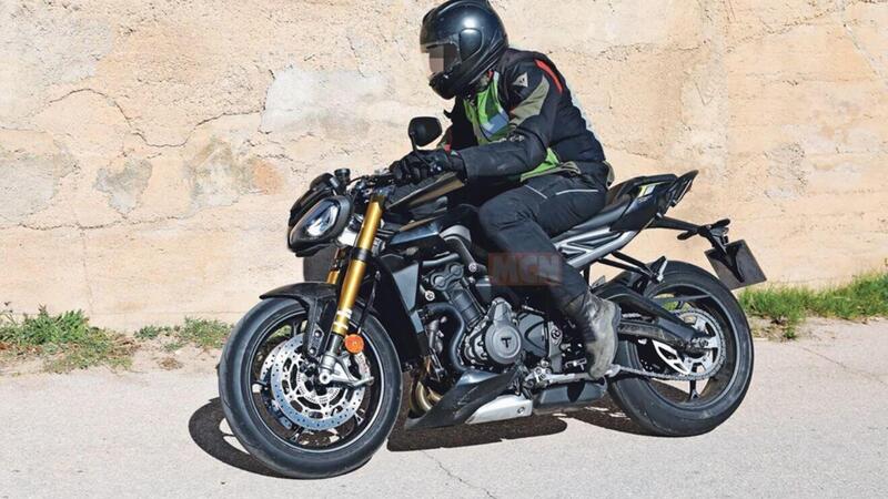 Triumph Street Triple RS 2023 [Foto spia]