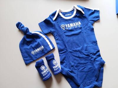 KIT NEONATO YAMAHA PAGLIACCETTO - CALZE - CAPPELLO