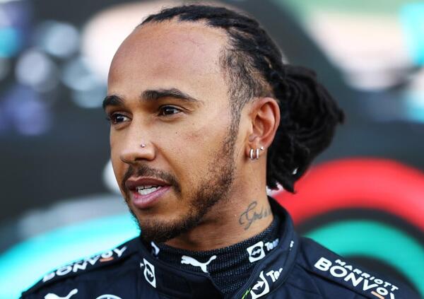 La Formula 1 si schiera contro la guerra in Ucraina, ma Hamilton non c'&egrave;: &quot;Scusate ma...&quot;