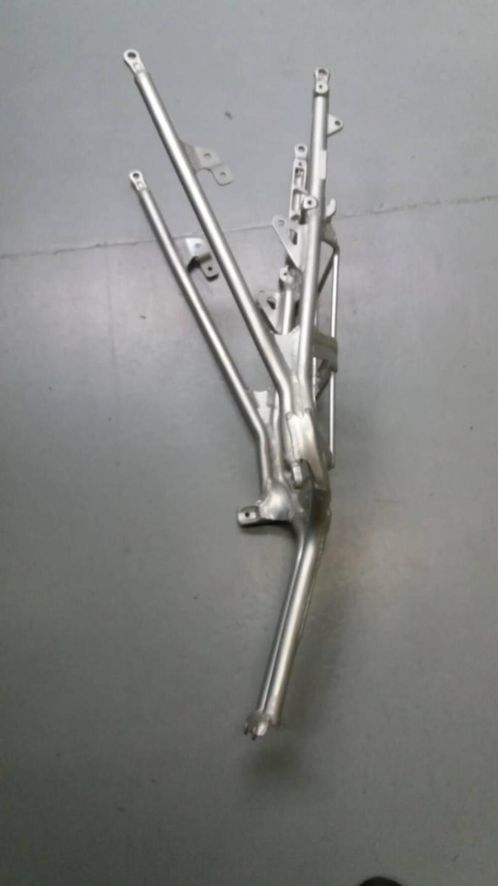 TELAIETTO POST. PER APRILIA RXV 450 E 550 CODICE 8 (3)