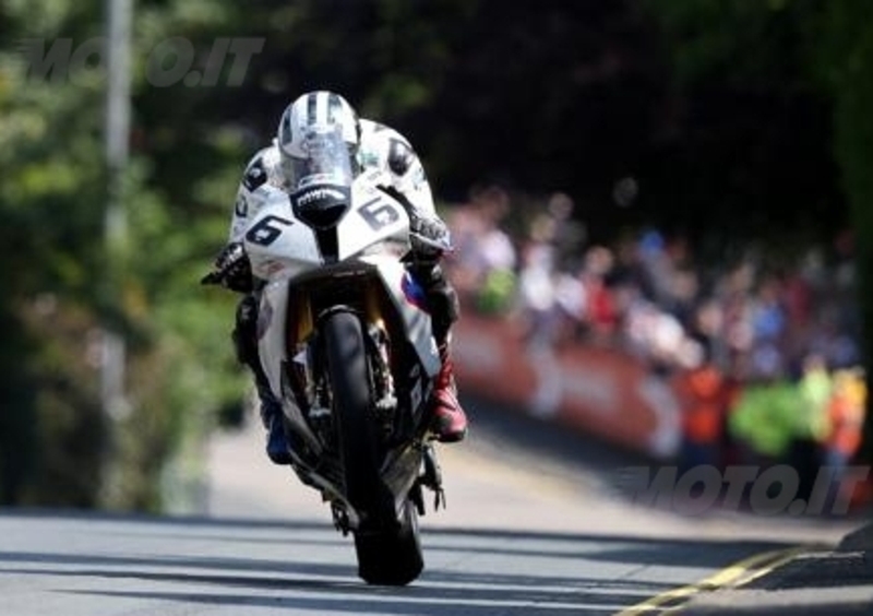 IOM TT 2014: Dunlop domina la Dainese Superbike