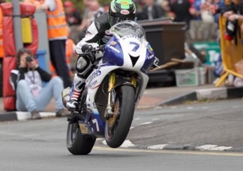 IOM TT 2014, Supersport: vittoria di Johnson su Triumph
