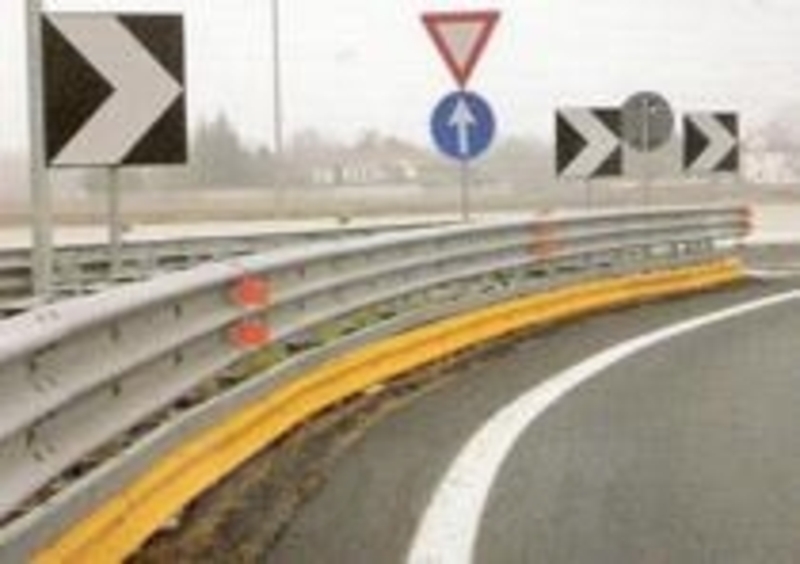 Guard rail per motociclisti
