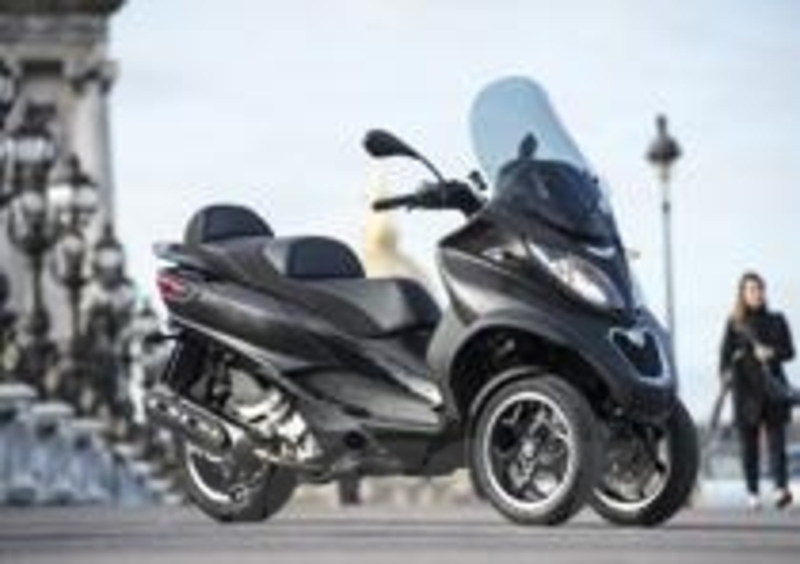 Il Piaggio MP3 &amp;egrave; dotato di ride by wire e controllo di trazione ASR