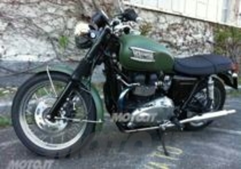 Triumph Bonneville 800
