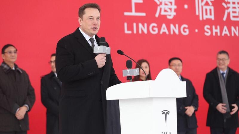 Tesla aumenta i prezzi delle sue auto negli Stati Uniti e in Cina 