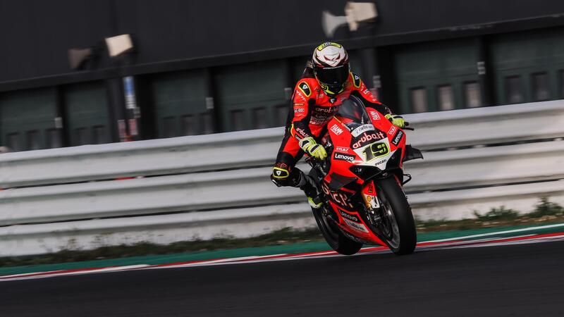 Superbike 2022, Bautista vola nei test di Misano