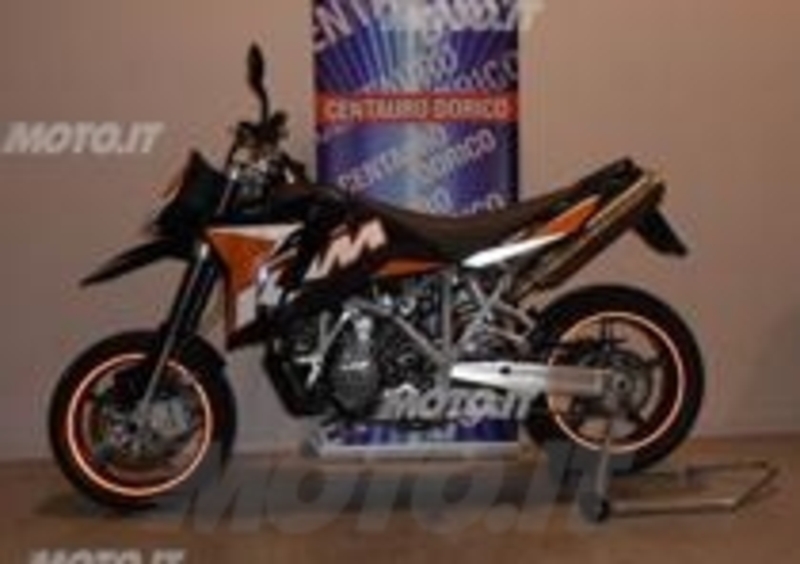 KTM 950 Supermoto
