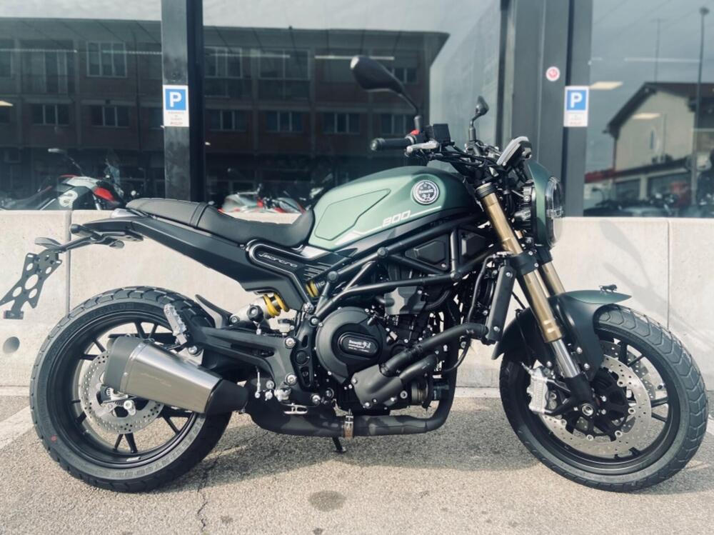 Benelli Leoncino 800 (2022 - 25)