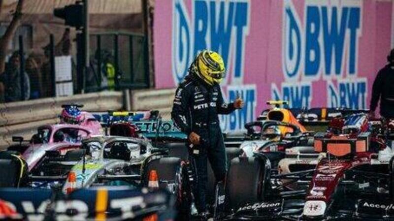 Formula 1, Hamilton: &quot;Quelli davanti a noi fanno un altro campionato&quot;