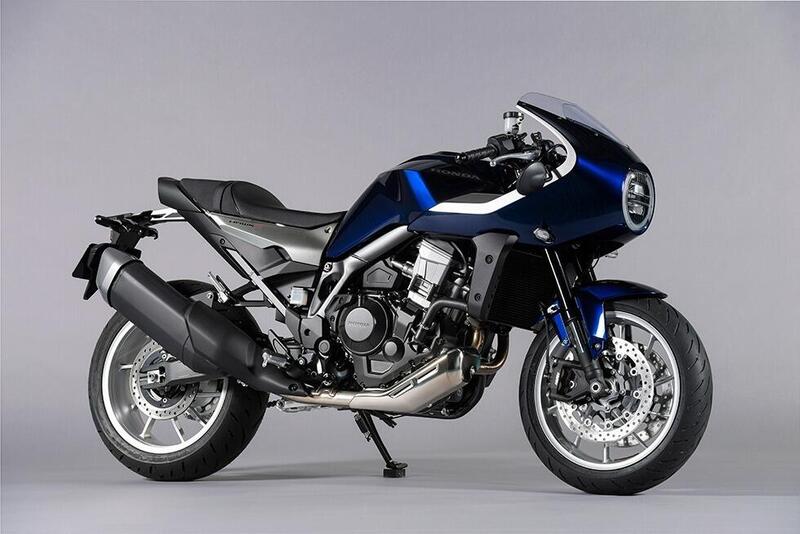 Honda Hawk 11 m.y. 2022. Foto e video della caf&eacute; racer 1100