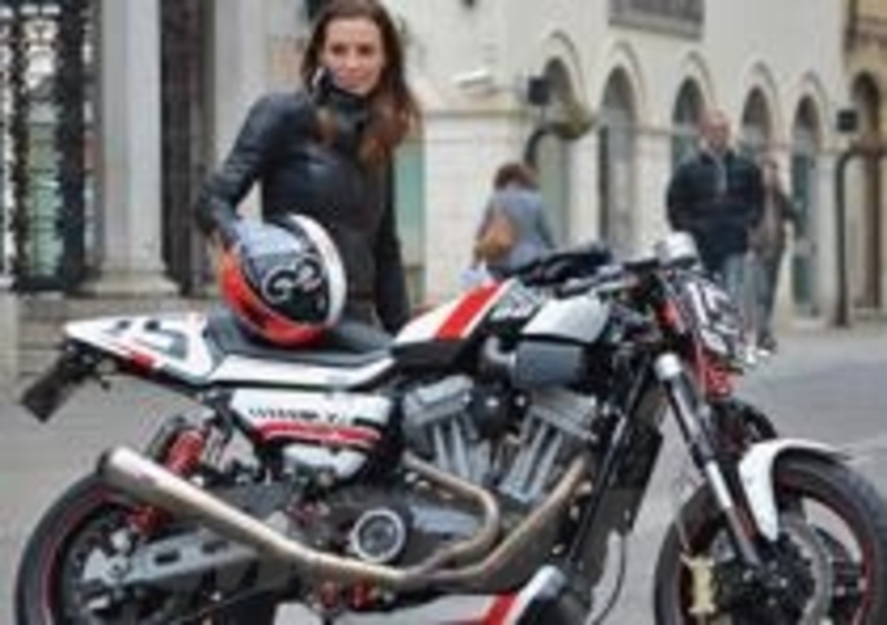 La passione per la moto sposa lo stile e la sicurezza
