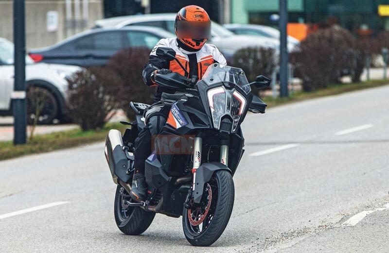 KTM 1290 Super Adventure SMT: l&#039;anti Pikes Peak? [Foto spia]