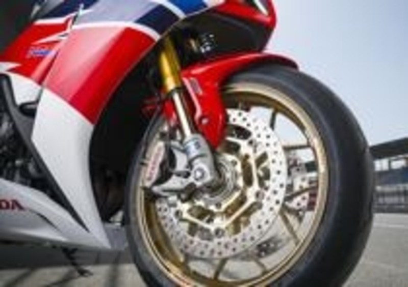 La Fireblade SP sar&amp;agrave; disponibile in Italia nella sola versione priva di ABS: &amp;egrave; un peccato
