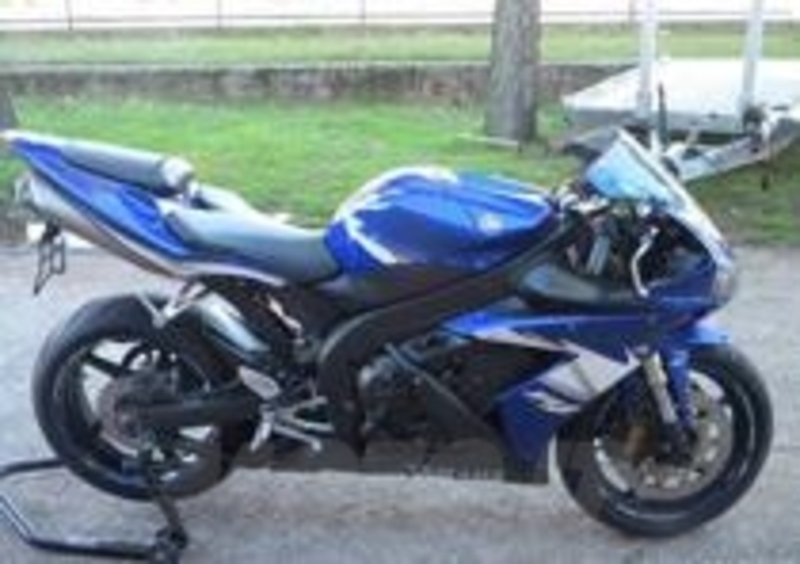 Yamaha YZF-R1
