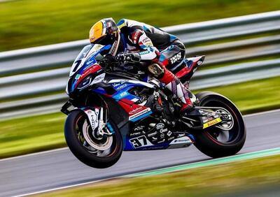 SBK, l’ucraino Ilya Mikhalchik sostituisce Van der Mark nel team BMW