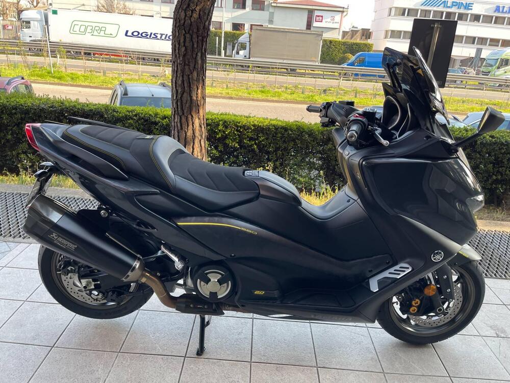 Yamaha T-Max 560 20° anniversario (2021)