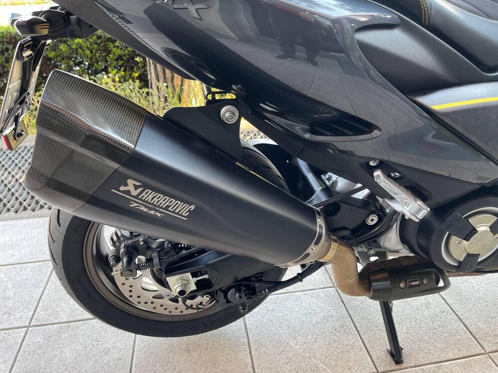 Yamaha T-Max 560 20° anniversario (2021) (3)