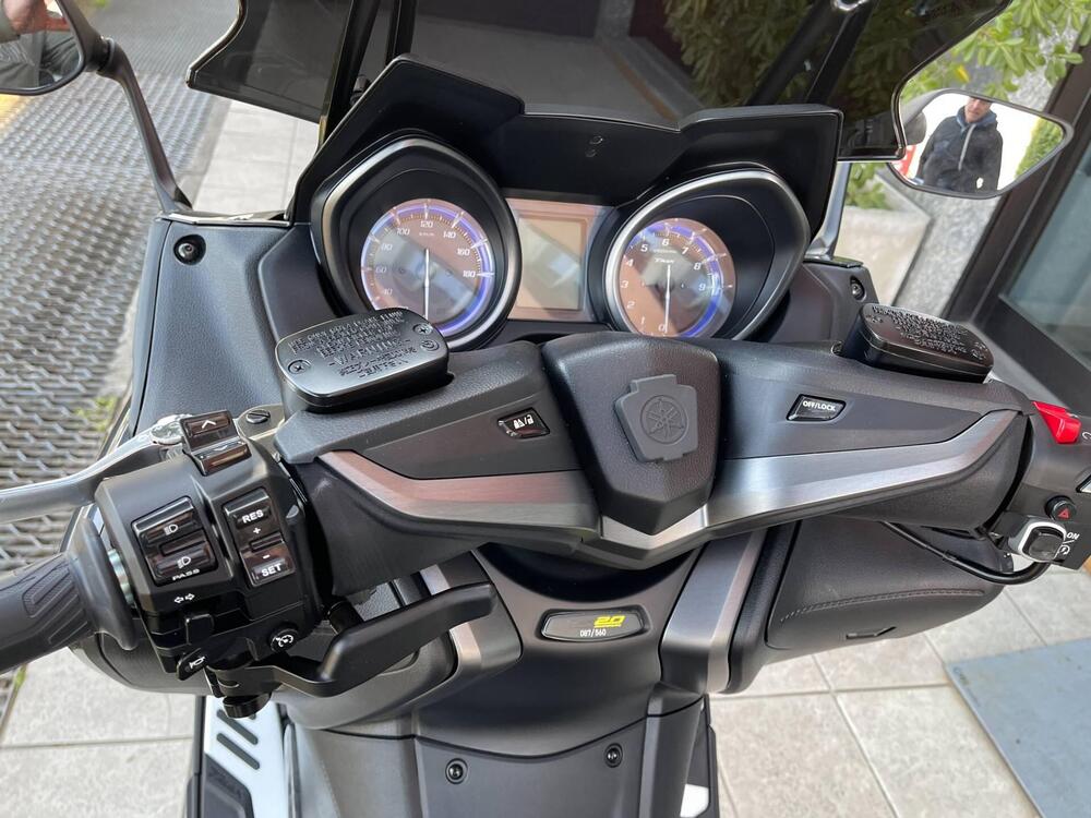 Yamaha T-Max 560 20° anniversario (2021) (5)
