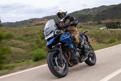 Triumph Tiger 1200 2022 GT e Rally Explorer: TEST su strada. Sono il nuovo punto di riferimento?