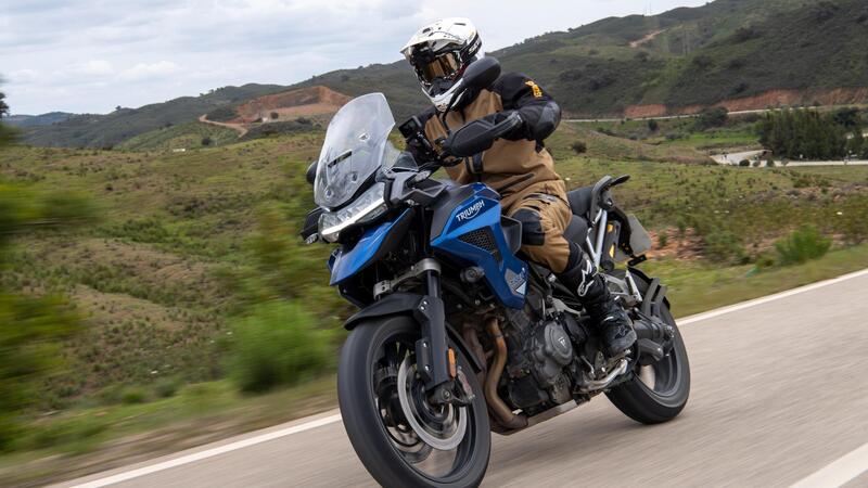 Triumph Tiger 1200 2022 GT e Rally Explorer: TEST su strada. Sono il nuovo punto di riferimento?