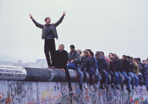 Dobbiamo ricostruire il Muro di Berlino, ma stavolta tra Russia e Ucraina