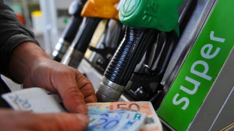 Bonus carburanti. 200 euro ai dipendenti privati