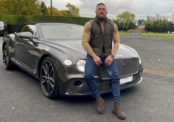 Conor McGregor arrestato per guida pericolosa mentre era al volante della sua Bentley (sequestrata)