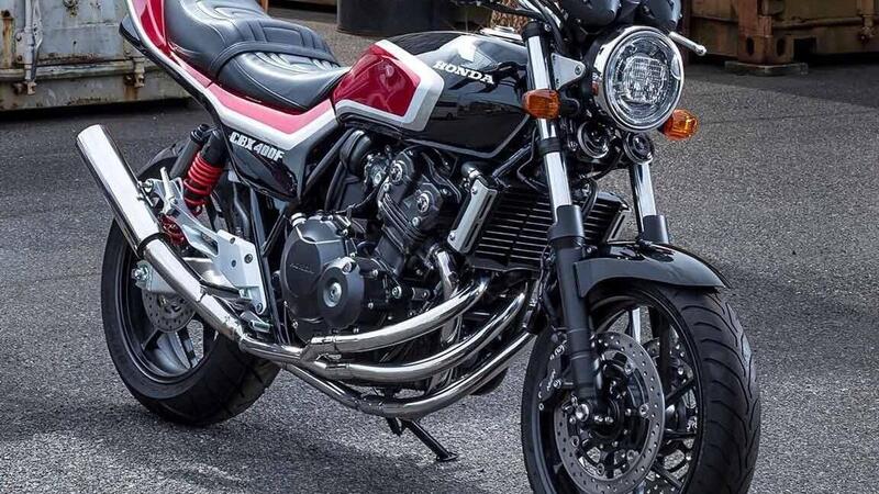 La Honda CB400F 2022 si veste da CBX400F anni Ottanta