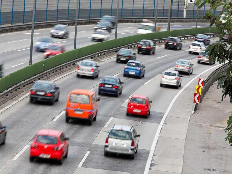 Gli italiani guidano auto sempre pi&ugrave; vecchie: in media sfiorano i 12 anni