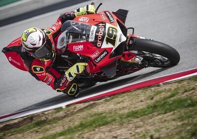 SBK, test di Barcellona: Alvaro Bautista è il più veloce nel primo giorno 