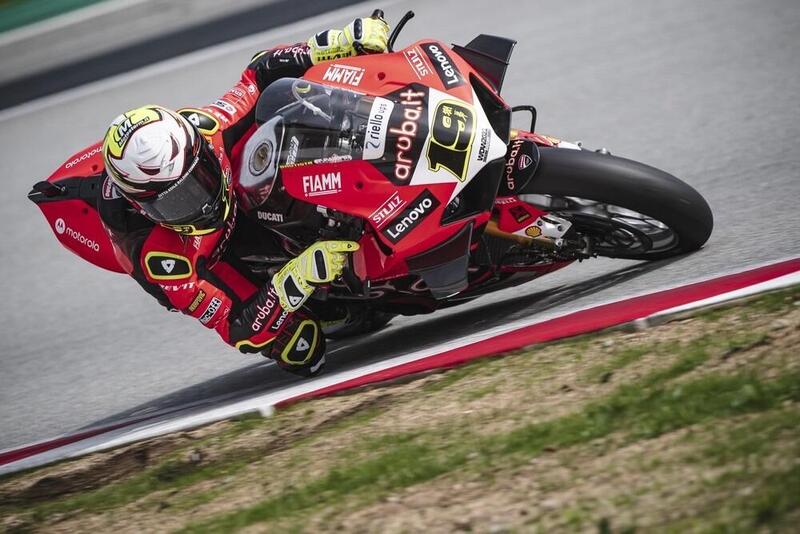 SBK, test di Barcellona: Alvaro Bautista &egrave; il pi&ugrave; veloce nel primo giorno 