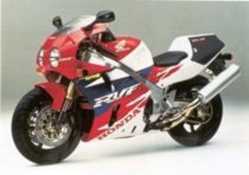 La sofisticatissima RC45, ultima Honda Superbike V4 in attesa del nuovo, misterioso modello in arrivo
