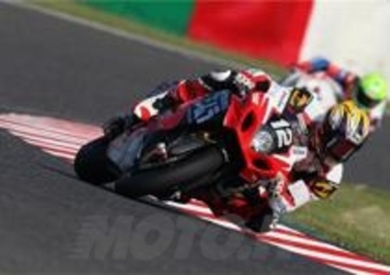 Takuya Tsuda, autore della pole provvisoria sulla Suzuki Yoshimura
