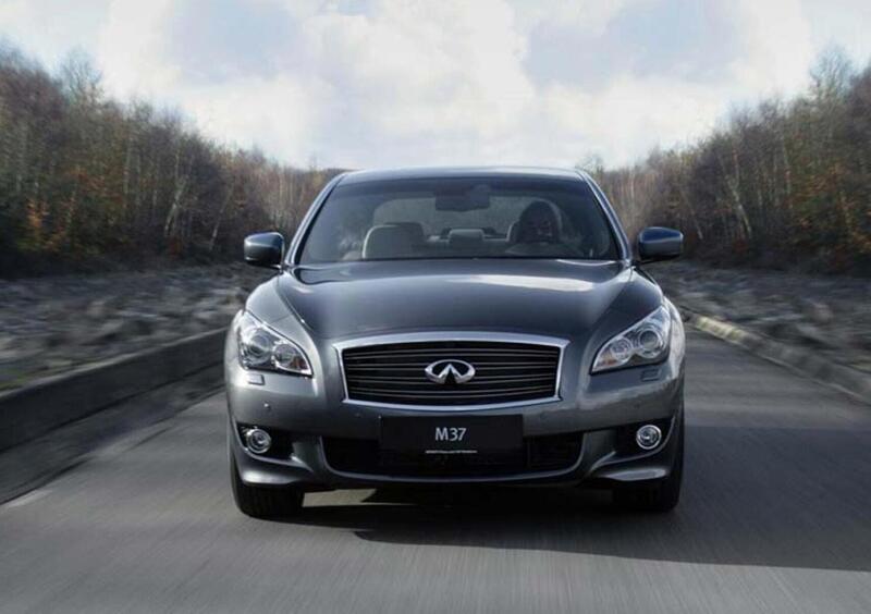 Infiniti M (2010-14) (3)