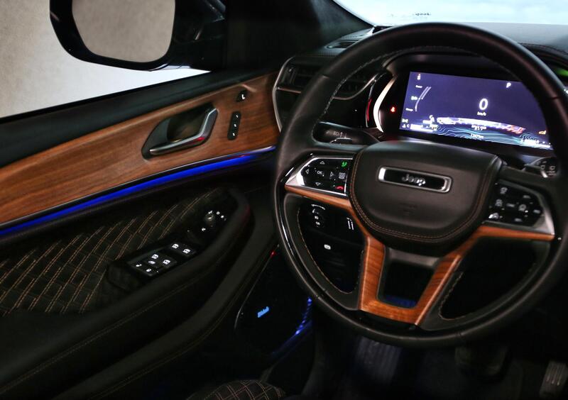 Jeep Grand Cherokee (11)