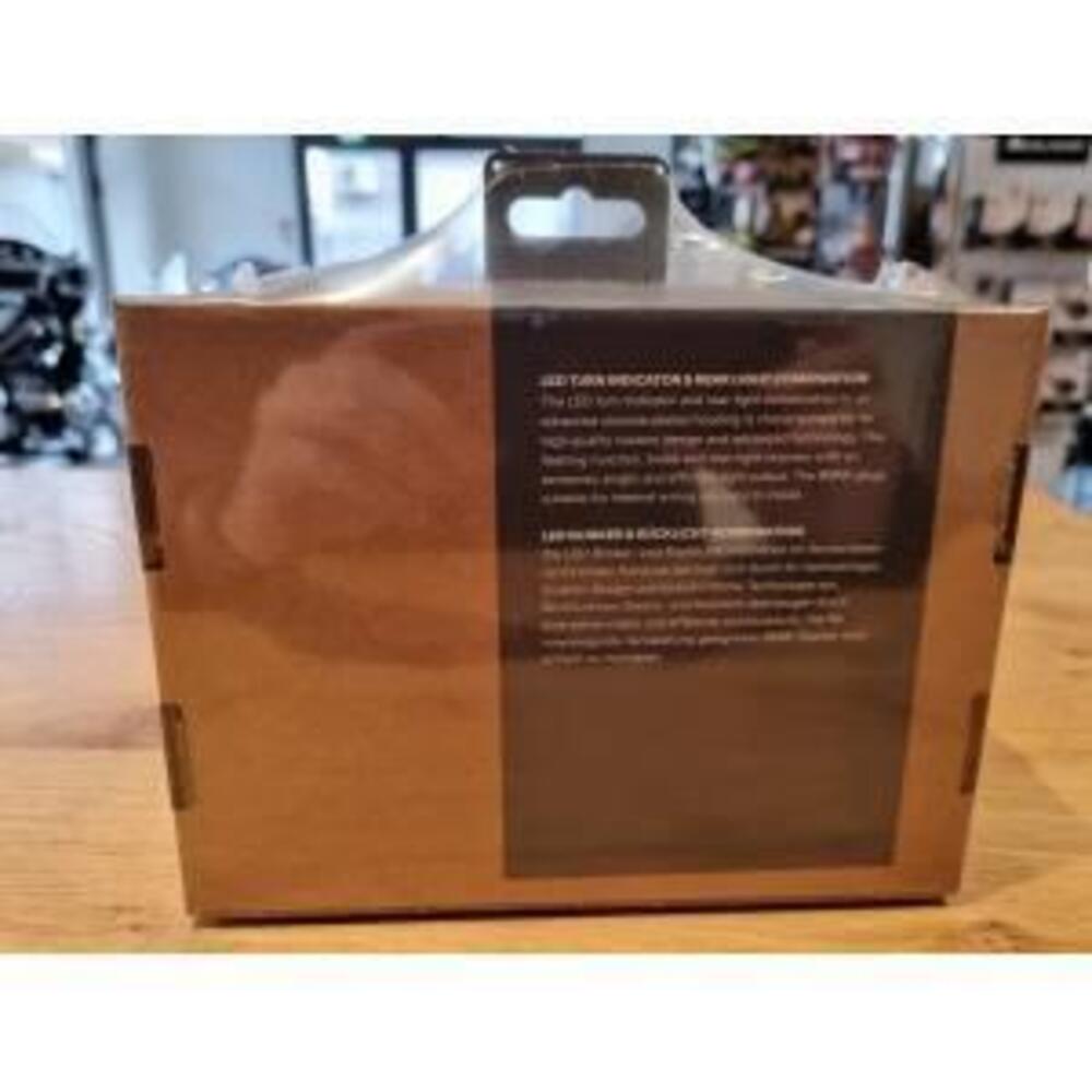 Indicatori di direzione e luce stop posteriore BMW (3)