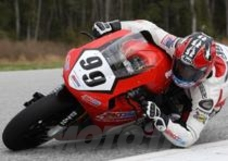 Geoff May durante i test con la 1190RS
