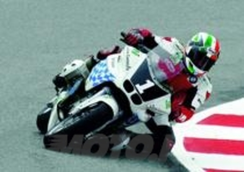 Luca Cadalora alla BMW Boxer Cup del 2000 con la R1100S
