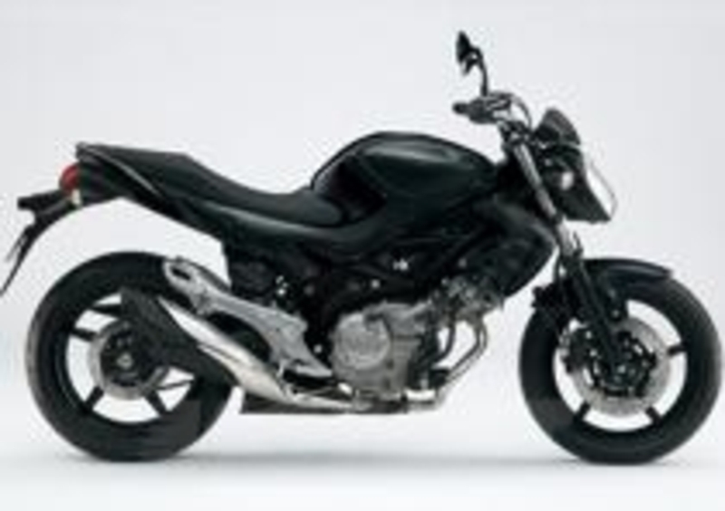 La Suzuki Gladius 650 nella nuova colorazione Mat Black&amp;nbsp;
