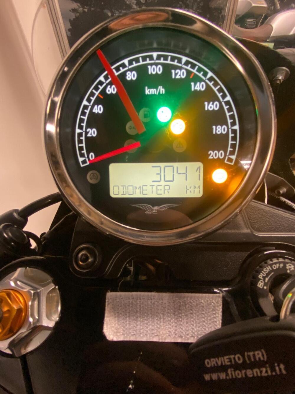 Moto Guzzi V7 Stone (2021 - 24) (5)