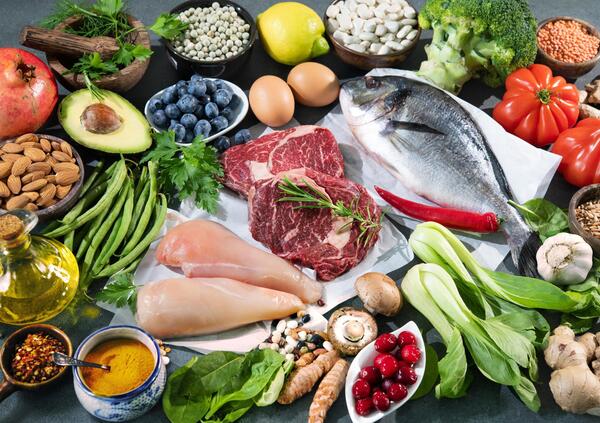Dieta chetogenica: pro e contro di un regime alimentare che ci toglie i carboidrati