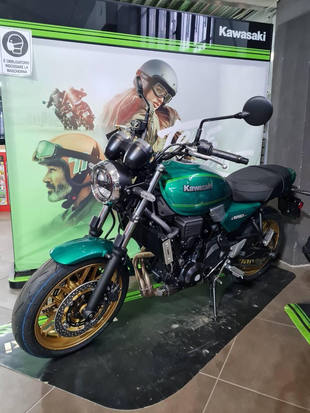 Kawasaki Z 900 RS (2026) (7)